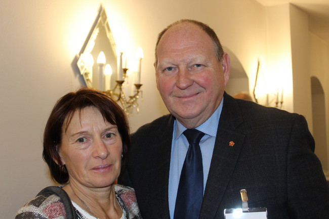  Martina Tanner (Landgasthof Tanner) mit Klaus Brähmig (Mitglied des Deutschen Bundestages, CDU)

