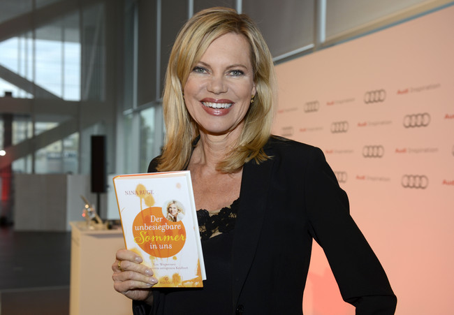  TV-Moderatorin Nina Ruge präsentiert ihr Buch “Der unbesiegbare Sommer in uns”
