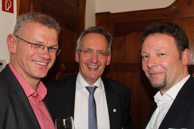  Burkhard Schmeinck (Schatzmeister FöV TC Blau-Weiß), Michael Stephan (Präsident TC Blau-Weiß), Frank Bürkner (Rechtsanwalt, Partner BHP.Bürkner Hennig)