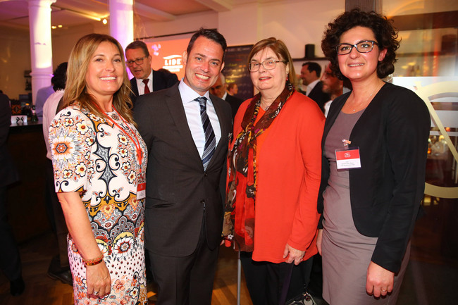 Christiane und Dr. Christian Hirmer, Konsulin Carmen Lidia Ribeiro Moura, Fabiana Oscari-Bergs