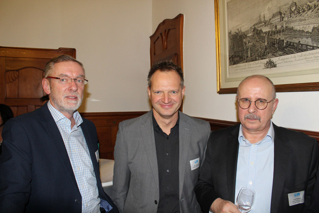  Matthias Müller (Prokurist Gelos Getränke Logistik & Gastronomie Service GmbH & Co. KG), Olaf Plaumann (Verkaufsdirektor Radeberger Gruppe), Lutz Becker (GF Gelos Getränke Logistik & Gastronomie Service GmbH & Co. KG)
