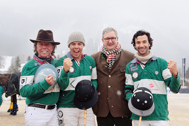 Glückliche Gesichter nach dem Spiel: Kitzbühel Country Club Mastermind Richard Hauser gratulierte den KCC-Poloteam-Spielern Henk van Druten, Maurice van Druten