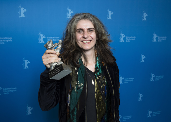 Silberner Bär für das Beste Drehbuch 2022: Laila Stieler für Rabiye Kurnaz gegen George W. Bush von Andreas Dresen (Foto: Alexander Janetzko/Berlinale 2022)