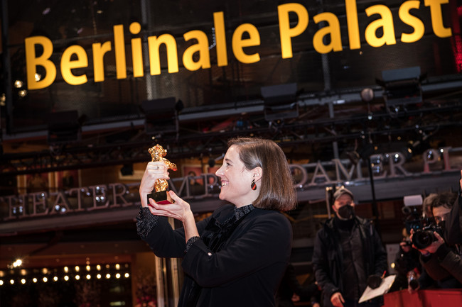 Goldener Bär für den Besten Film 2021: Alcarràs von Carla Simón – die Regisseurin Carla Simón (Foto: Erik Weiss/Berlinale 2022)