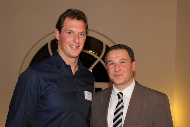 Thomas Völker (Leiter Tennisschule TC Blau-Weiß), Lars Nitschke (Personalreferent Schneider+Partner)
