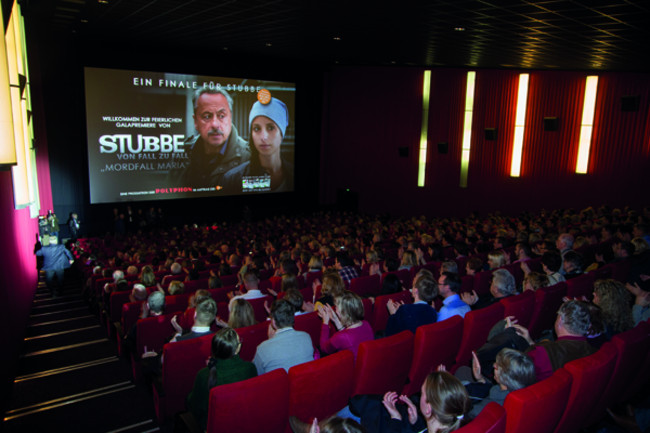 Voller Kinosaal im UFA-Palast