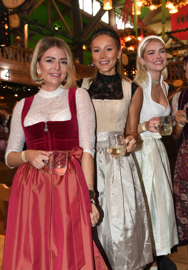 Silke Untch, Darya Strelnikova und Begleitung Darya