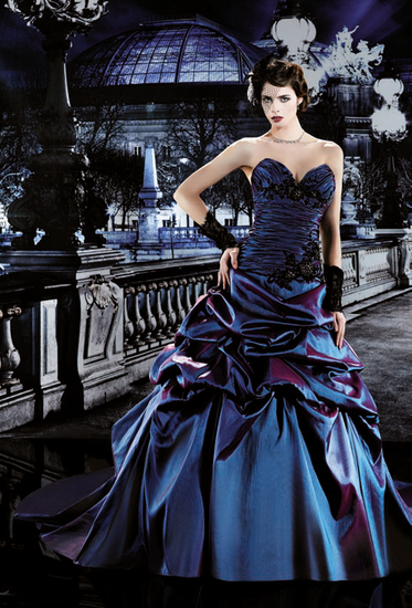 Modethema: „Miss Paris“ (The Group).