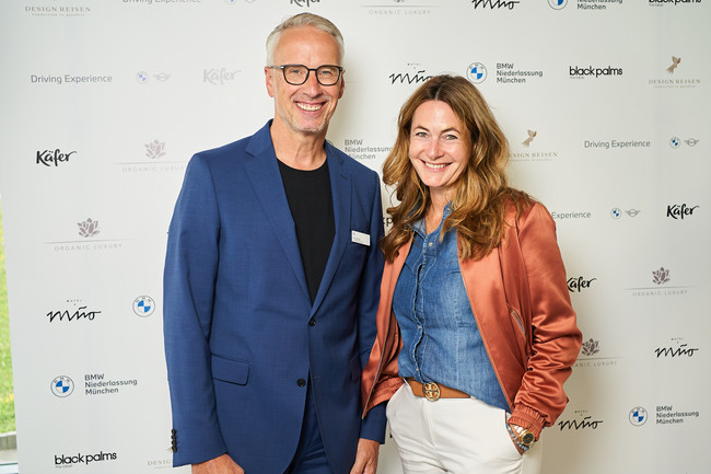 Bernd Döpke (BMW Niederlassungsleiter München) und Nathalie Schmid
