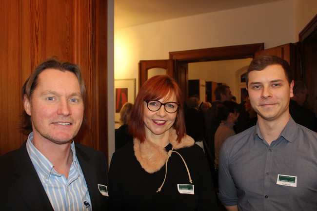  Andreas Otto (Marketing, Disy-Magazin), Gabriela Sedlick (Filialleiterin Parfümerie Thiemann), Otto Thiemann (Fotograf)
