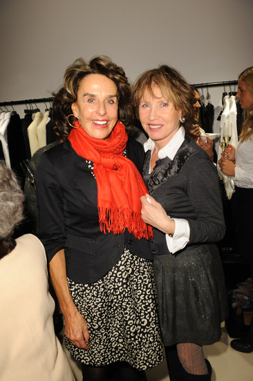 Dr. Barbara Bagusat mit Dunja Siegel
