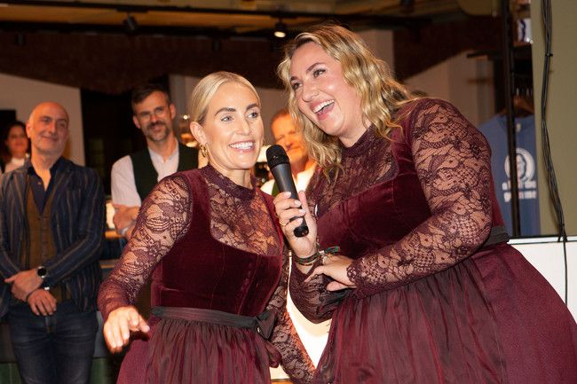 Sophia Thorer (li.) und Verena Prechtl (re. beide TheSkinnyandtheCurvyone)