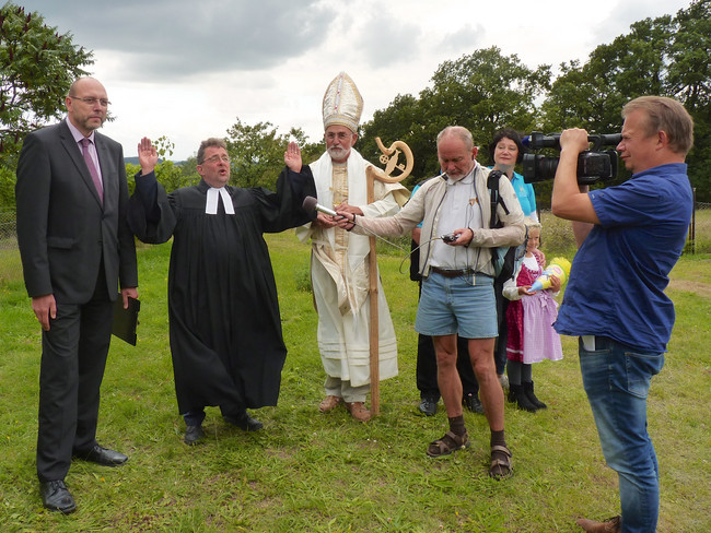 Eröffnung der Weinlese mit  Mostprinzessin Lilly I., Bischof Benno alias Dietmar Franke, Pfarrer Uwe Haubold von der Ev.-Luth. Kirchgemeinde St. Afra Meißen und Meißens Oberbürgermeister Olaf Raschke