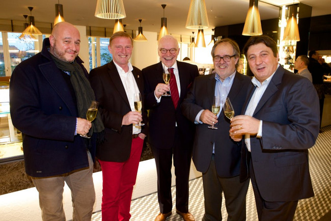  (v.l.n.r.) Thierry Leoncelli (Brasserie l’Atelier art & vin), Norbert Spielmann (Spielmann Kellerei), Reinhold Guppenberger, Ingo Holland, Ireneo Tucci
