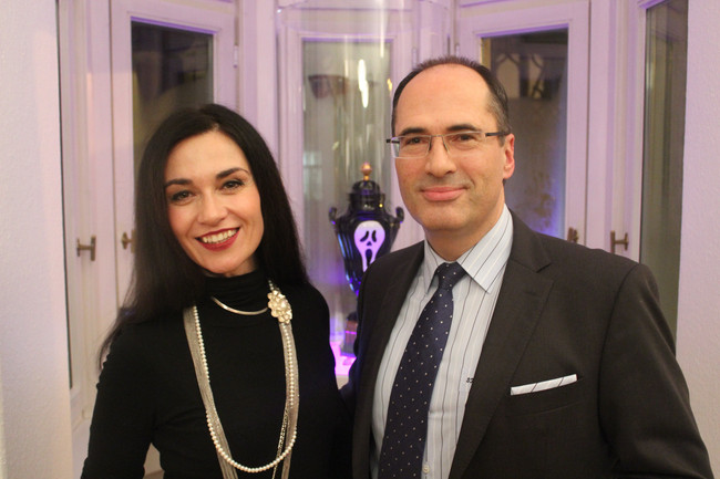  Lidia Valenta (Sängerin, Porzellankünstlerin), Dr.Stefan Kreuzer (Rechtsanwalt, Ltg. Kreuzer & Coll DD)
