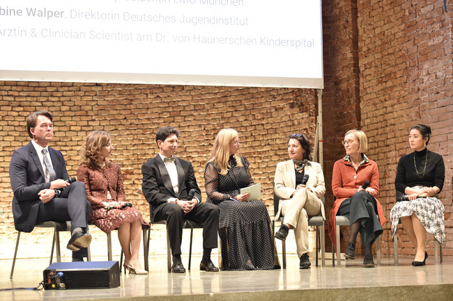 Prof. Dr. Dr. Matthias Tschöp, Prof. Dr. Francesca Biagini, Prof. Dr. Oliver Münsterer, Fraua Ferlemann,  Bettina de Mattia, Prof. Dr. Sabine Walper und Dr. Sarah Kim-Hellmuth