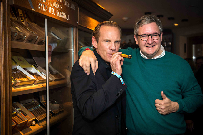 KCC-Mastermind Richard Hauser (re.) lud gemeinsam mit dem Meisterhandwerker Daniel Marshall zum exklusiven Zigarrenevent.