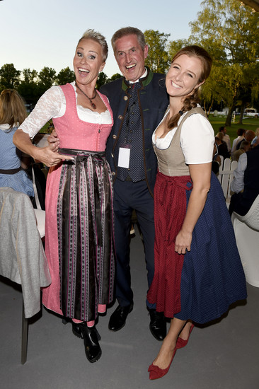 Sonja Zietlow, Jürgen Blum (Veranstalter der Pferd International München) und Nina Eichinger