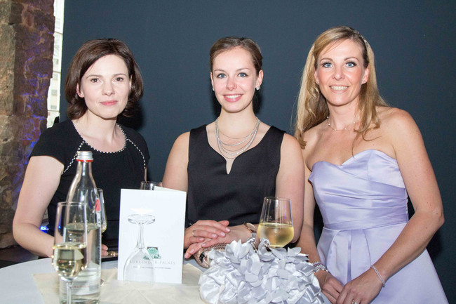 Anja Hofmann (Justiziarin SaxoPrint), Lisa Borsutzky (Hilton Dresden) und Katja Remus (Hilton Dresden)