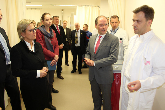Nach den Reden gab es noch eine Führung durch das neue Onkologiezentrum