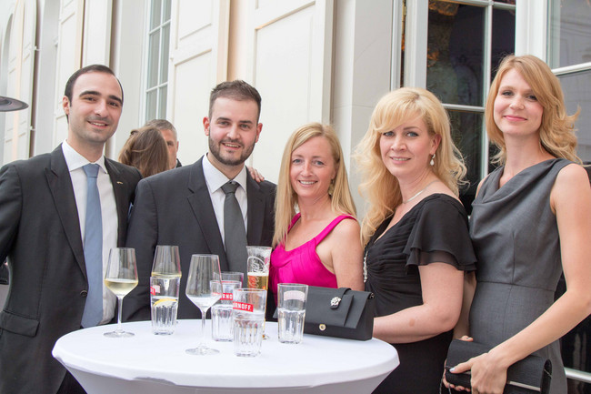 Andre Farbig, Hannes Christen, Liana Mörtl, Anna Schrader und Luellin Damm (Kontaktionäre GmbH)