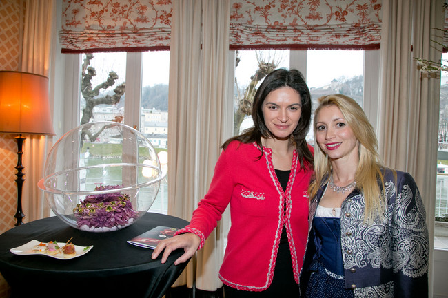 Armie-Angélique Lassiwe (Hoteldirektorin Sacher) und Nathalie Knauf (Knauf Jewels)