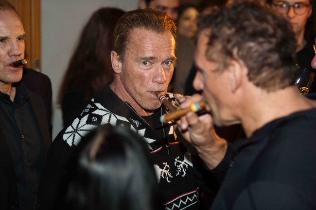 Hoher Besuch: Arnold Schwarzenegger und Ralf Möller beehrten die Zigarren-Lounge im Kitzbühel Country Club.