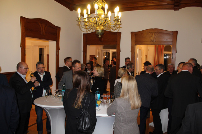  Rund 90 geladene Gäste folgten der Einladung des Förderverein des TC Blau-Weiß Dresden Blasewitz e.V.