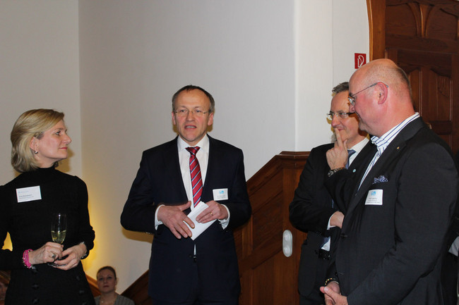 Bürgermeister Dr. Peter Lames, Beigeordneter für Finanzen, Personal und Recht der Stadt Dresden unterstreich in seiner Ansprache die Bedeutung des TC Blau-Weiß für die Stadt