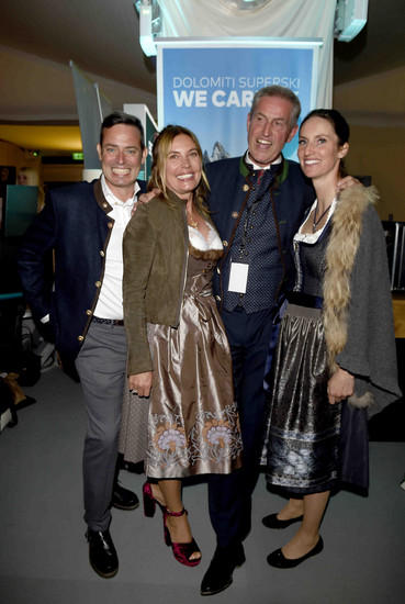 Dr. Christian und Christiane Hirmer, Jürgen Blum (Veranstalter der Pferd International München) und Tochter Simone