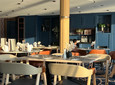 Das ist das Restaurant auf der Arosa Sena. 
Schön sind die großen Fenster, wenn ich mir die auch lieber für meine Kabine...